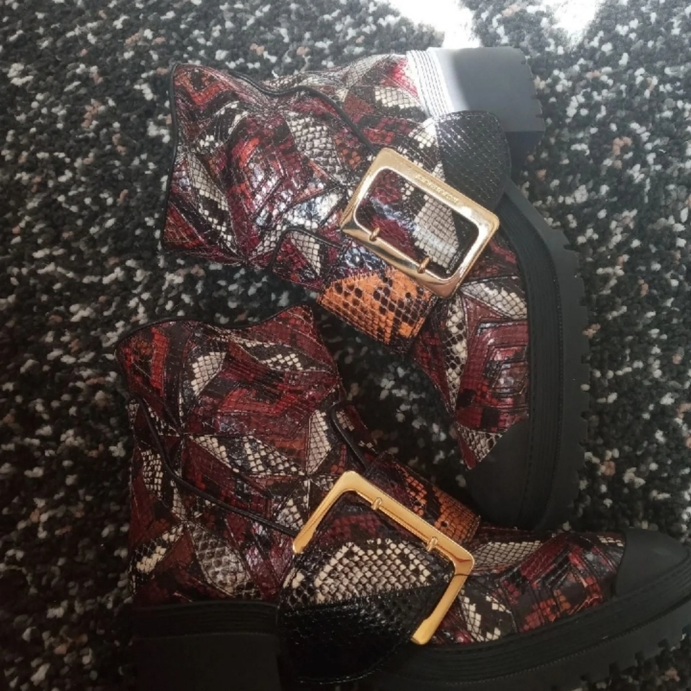 Burberry genuine snakeskin whitchester boots - Picture 4 of 5